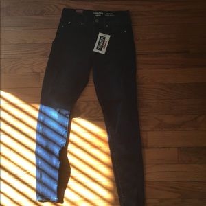 Levi’s 2/3 jeans